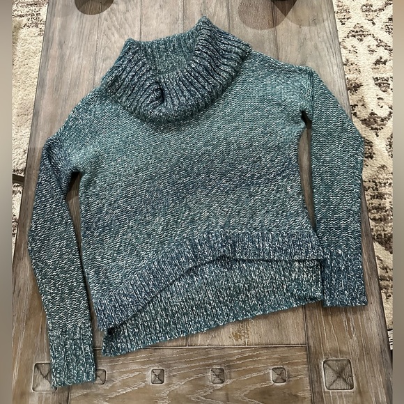 American Eagle Outfitters Sweaters - American Eagle Sweater